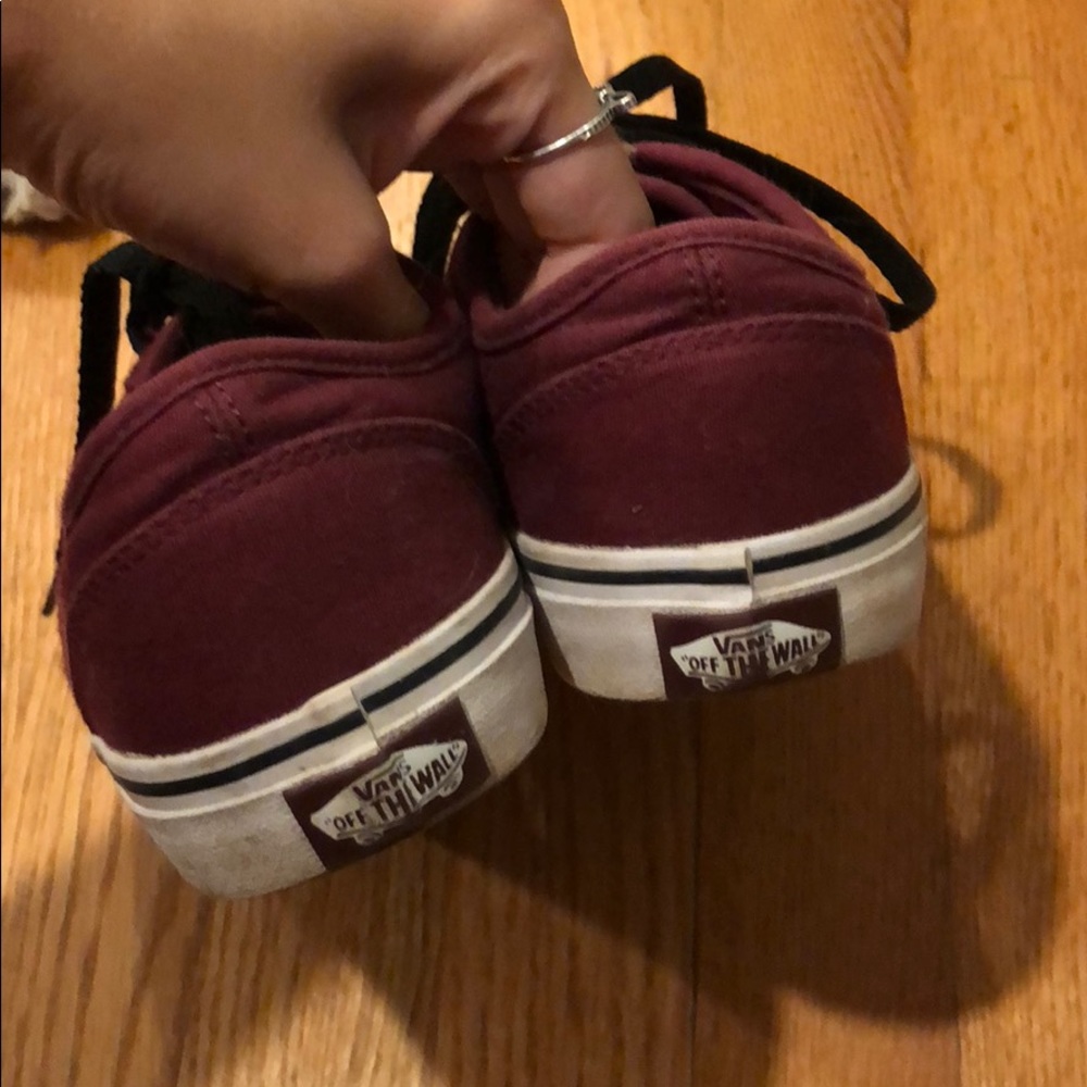 VANS - Picture 2 of 3